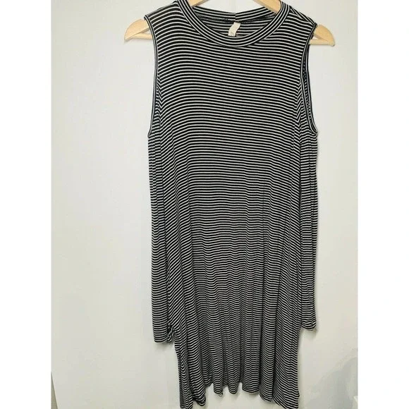 Elan Black & White Striped Cold Shoulder Dress M - Picture 6 of 10